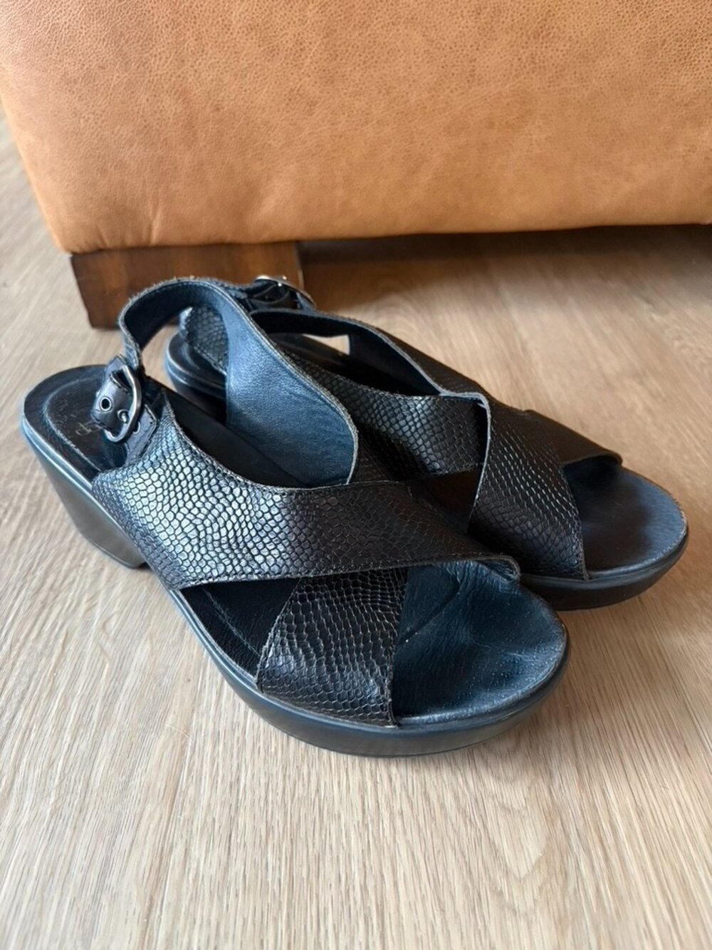 Dansko Black Strappy Heeled Leather Sandals Snake 39 US 8